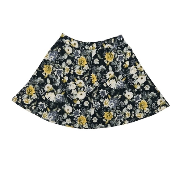 h&m Junior’s Floral Pleated Mini Skirt Size Small - Picture 3 of 5
